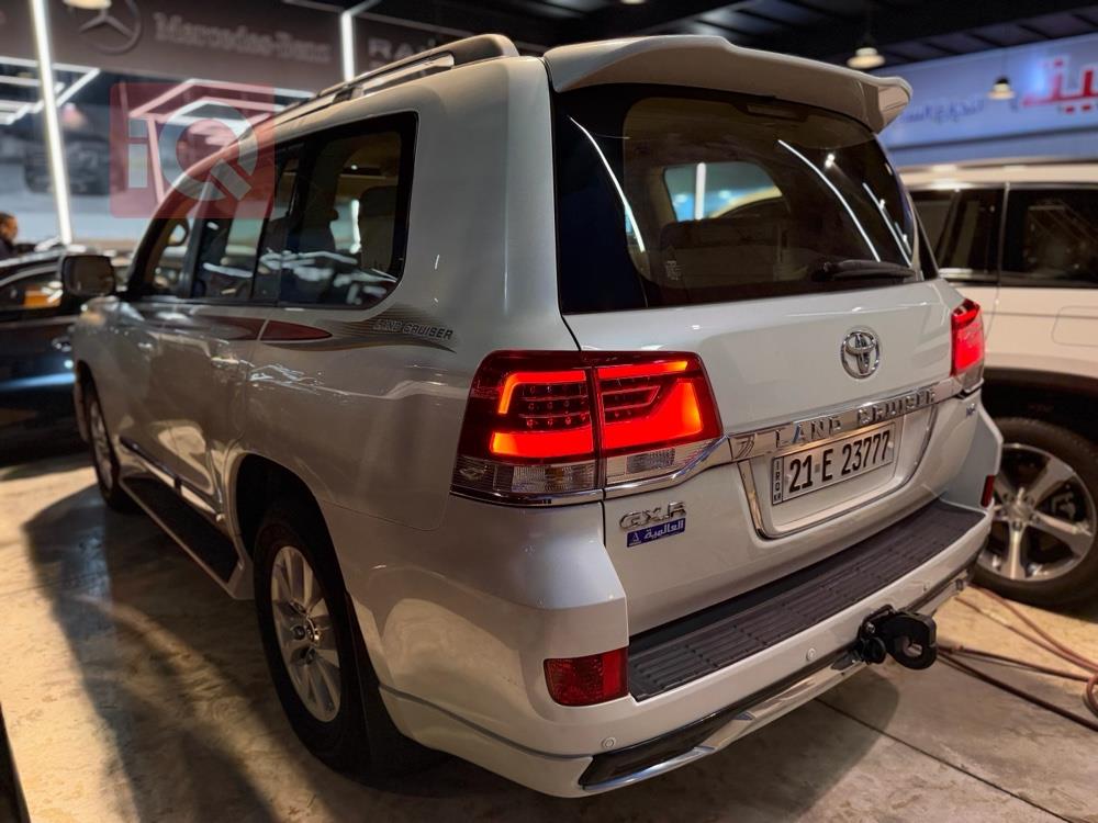 تويوتا لاندكروزر